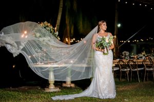 vestido de novia para la noche con velo, fashion bride, luxury wedding